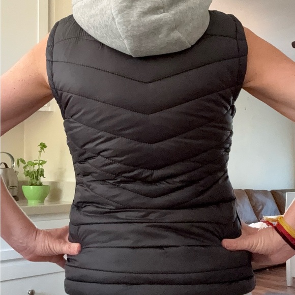 M Fredrick special one hooded puffer vest Size M, New with tags - Picture 3 of 5